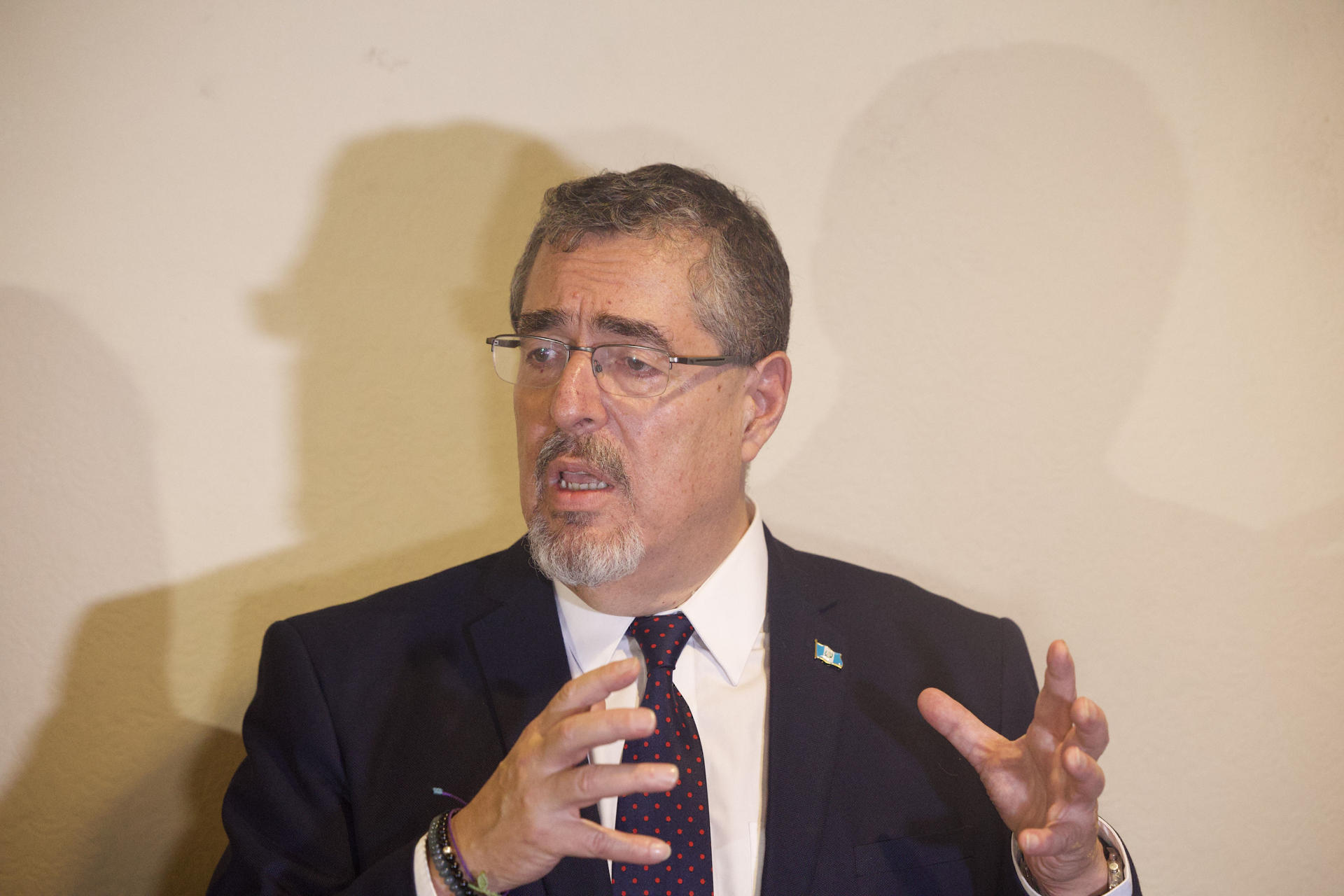 El presidente electo de Guatemala suspende el proceso de transición con el actual Gobierno