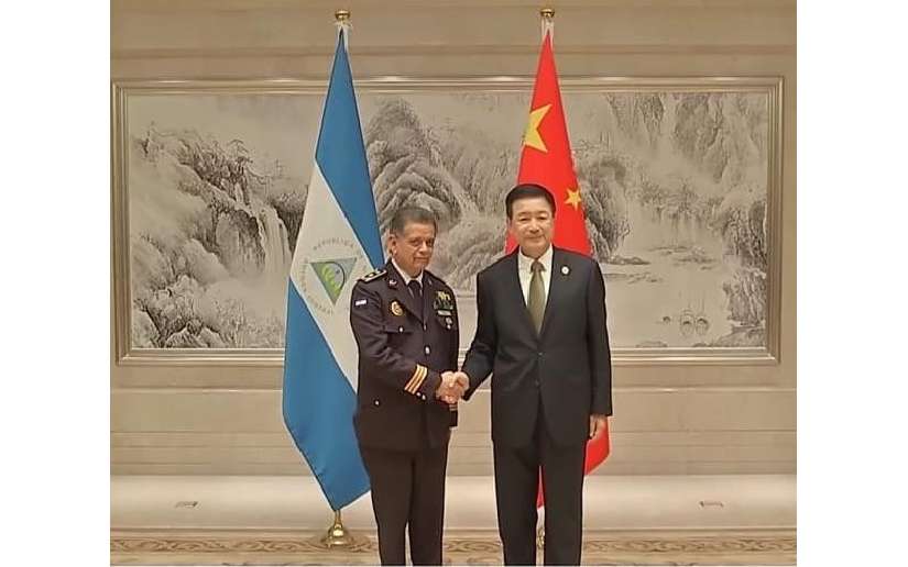 Francisco Díaz busca apoyo en China para enfrentar al «terrorismo»