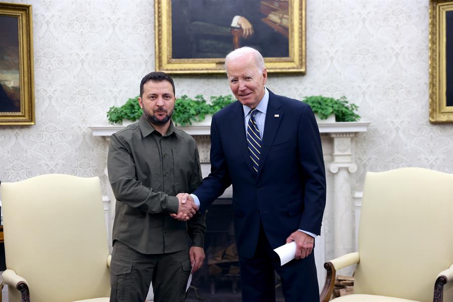 Biden anuncia 325 millones de dólares en ayuda para Ucrania