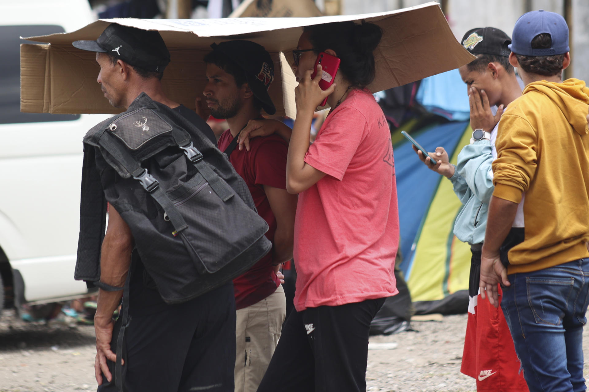 Costa Rica declarará emergencia por migración y deportará a quienes “se porten mal” 