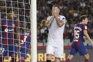 Un gol en propia puerta de Sergio Ramos da la victoria al Barcelona