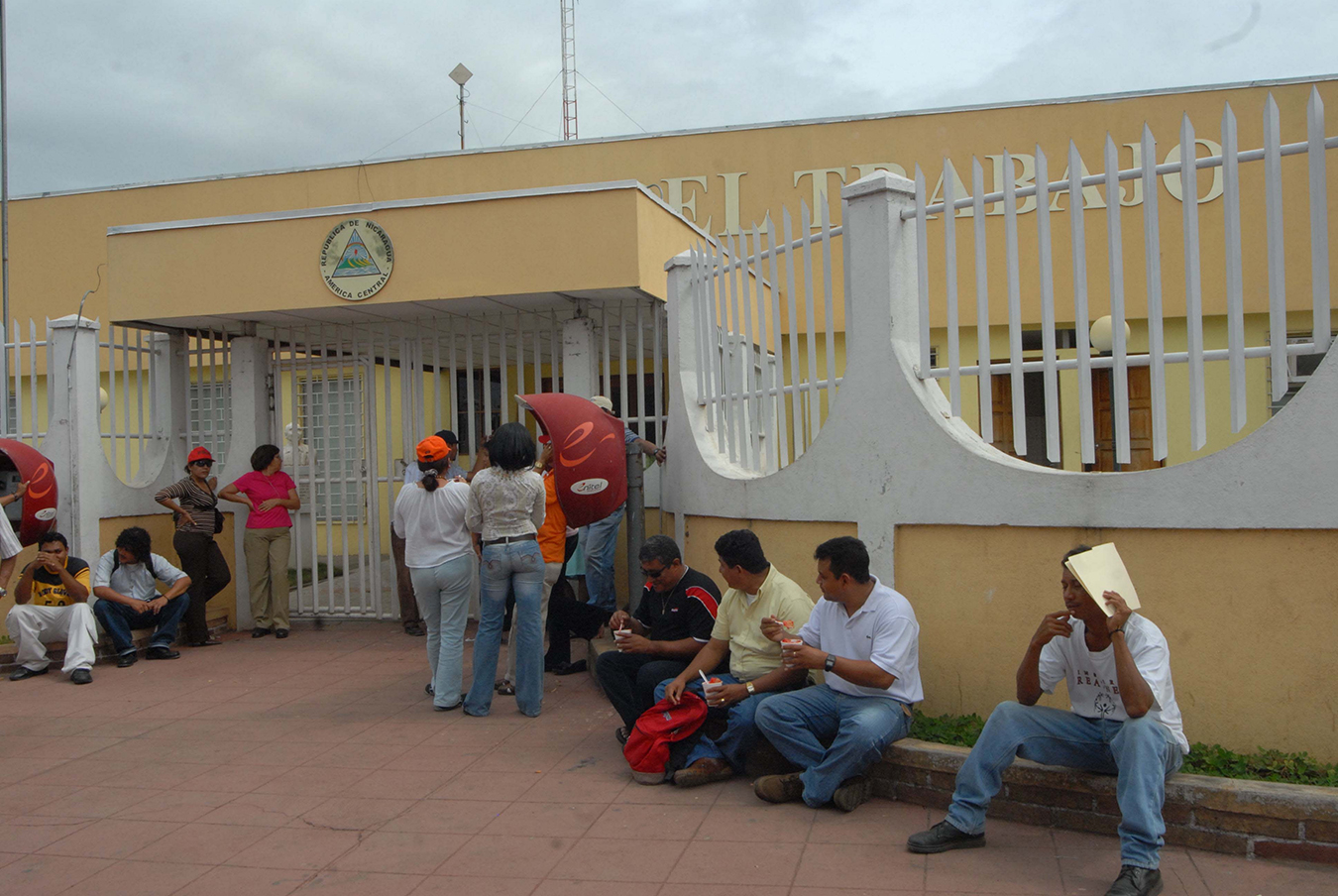 Ajuste al salario mínimo pone en riesgo el empleo