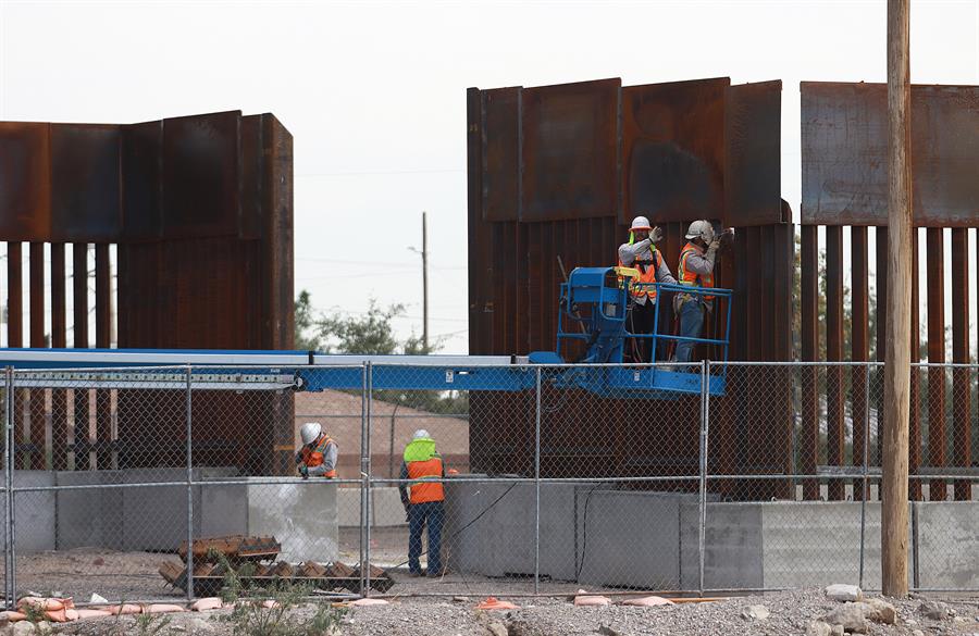 EE.UU. refuerza el muro fronterizo entre el desaliento de los migrantes en México