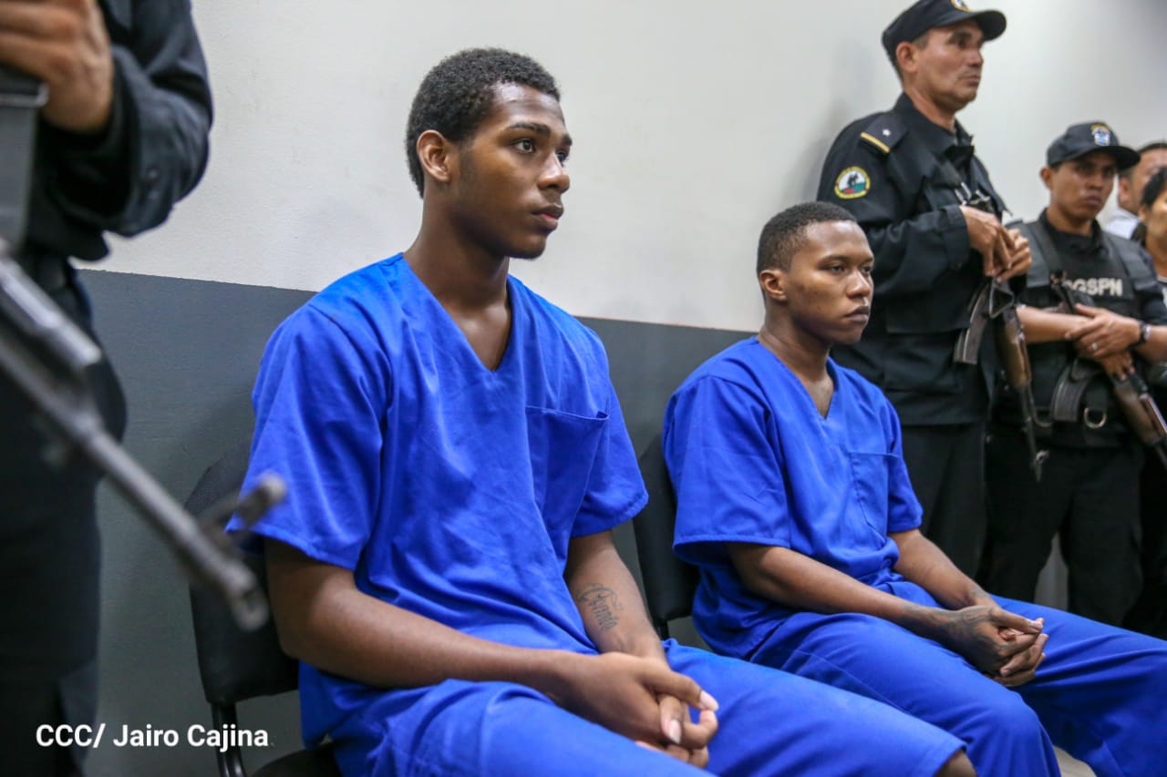Brandon y Glen, condenados por el asesinato de Ángel Gahona, enviados a sus casas