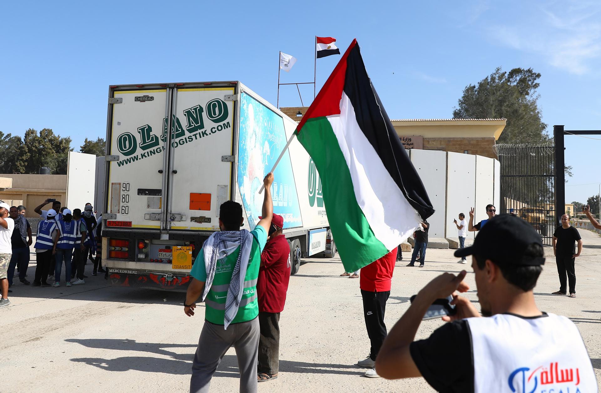 ONU confirma que han entrado 20 camiones en Gaza con comida, agua y medicinas