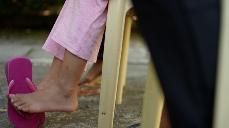 Condenan a 30 años de cárcel a paramilitar que violaba a su hija adoptiva
