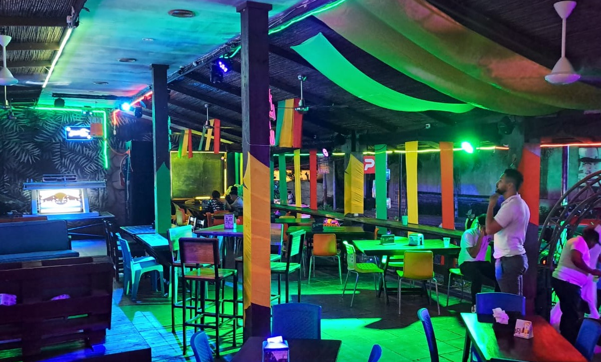 La Policía ordena el cierre de bares y discotecas de la Zona Hippos en Managua 