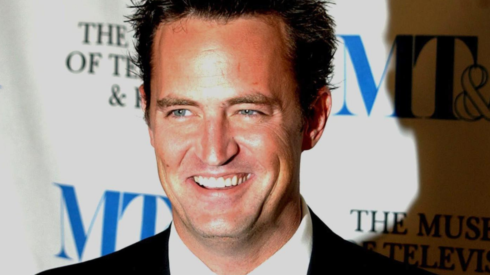 Muere la estrella de la serie «Friends» Matthew Perry a los 54 años ahogado en un jacuzzi