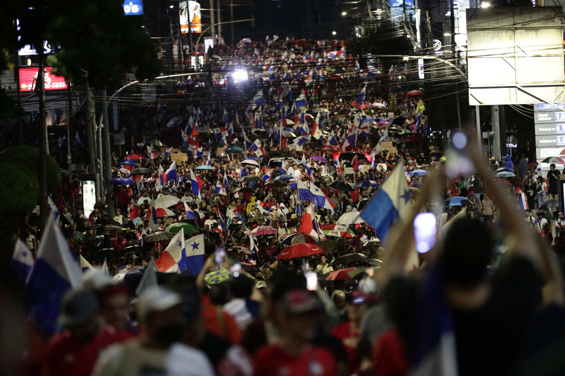 Las redes sociales cobran protagonismo y le dan fuerza a protestas antimineras en Panamá