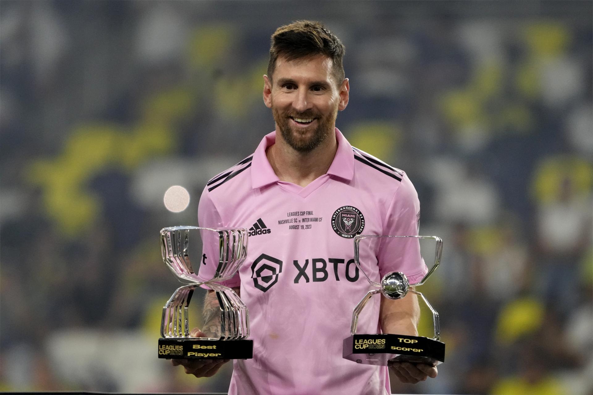 Messi: «Todos queríamos ser como Maradona, si bien ninguno llegó a ser como él»