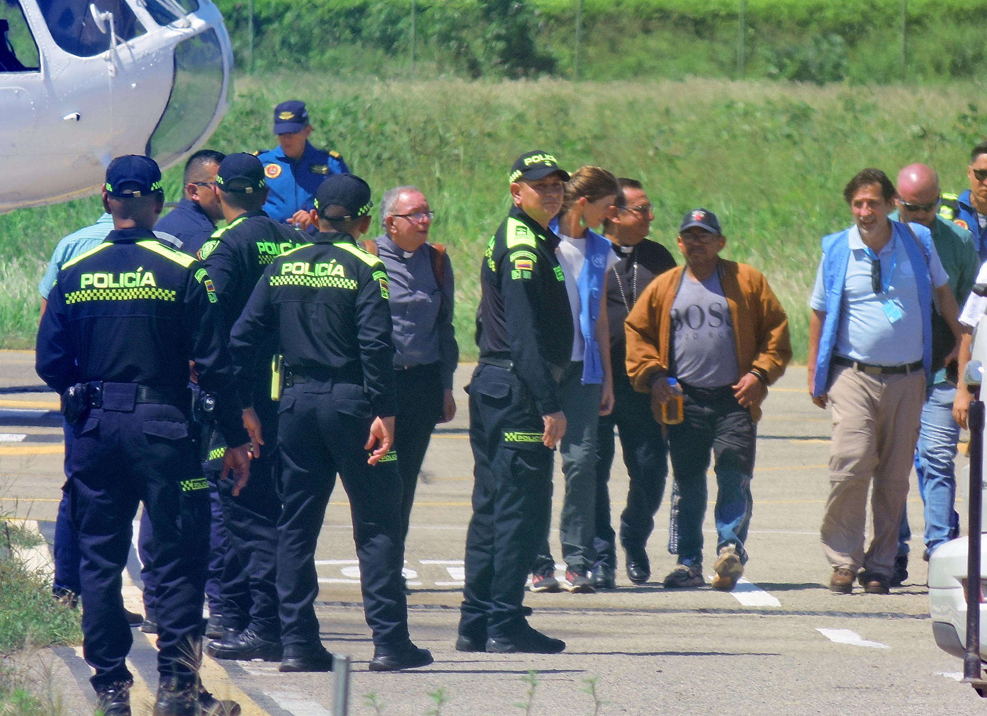 El padre de Luis Díaz regresa a su casa aclamado por la gente de su pueblo