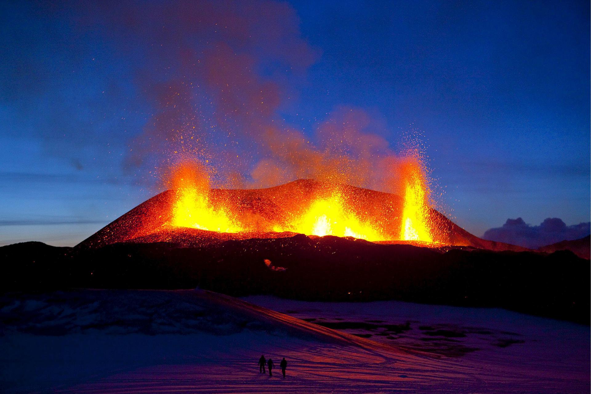 Islandia bajo riesgo de erupción volcánica tras mil nuevos terremotos