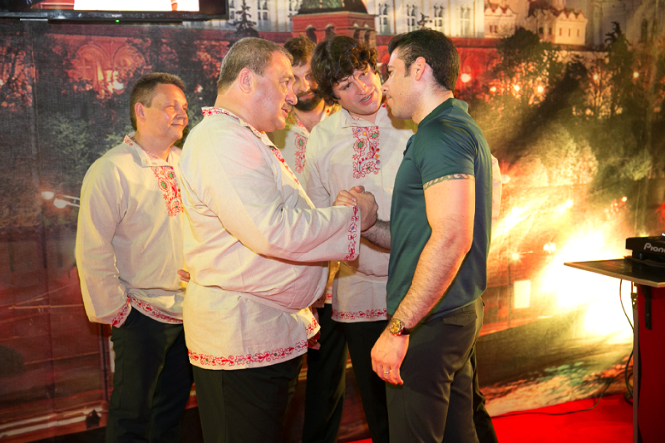 Quitan la nacionalidad a Viktor Trukhin, el ruso que festejó con caviar y champaña con Laureano Ortega Murillo, preso en Rusia