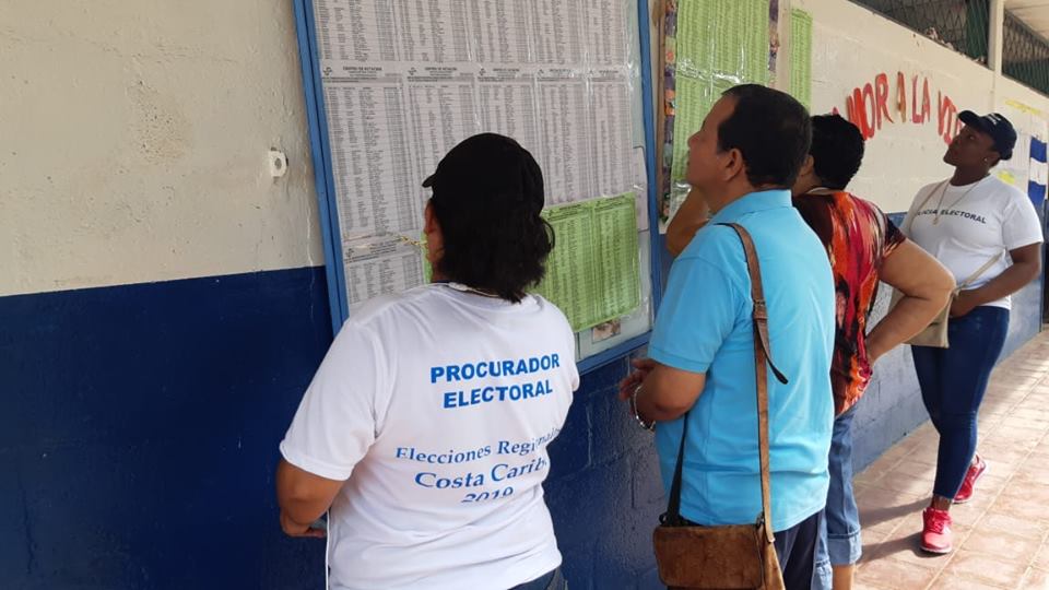 Elecciones regionales con escasa participación y denuncias de irregularidades