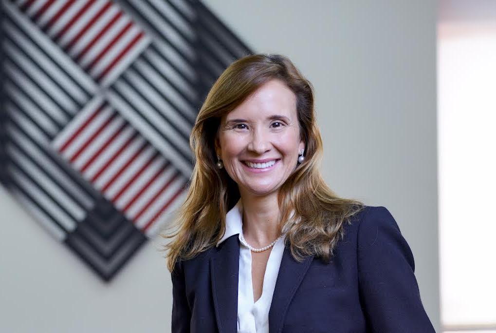 La costarricense Gisela Sánchez se convierte en la primera presidenta del BCIE y reemplaza a Dante Mossi