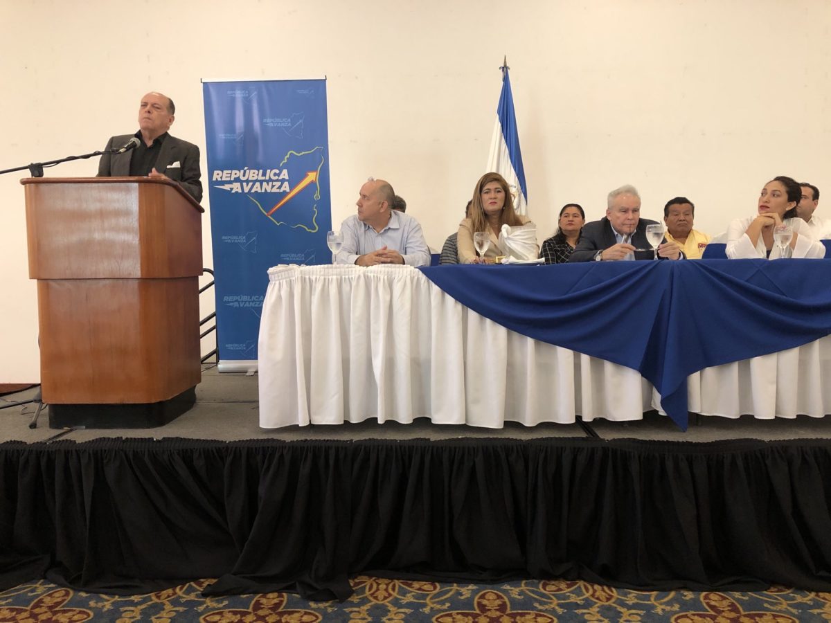 Noel Vidaurre lanza su proyecto político en medio de fuertes críticas por dividir a la oposición