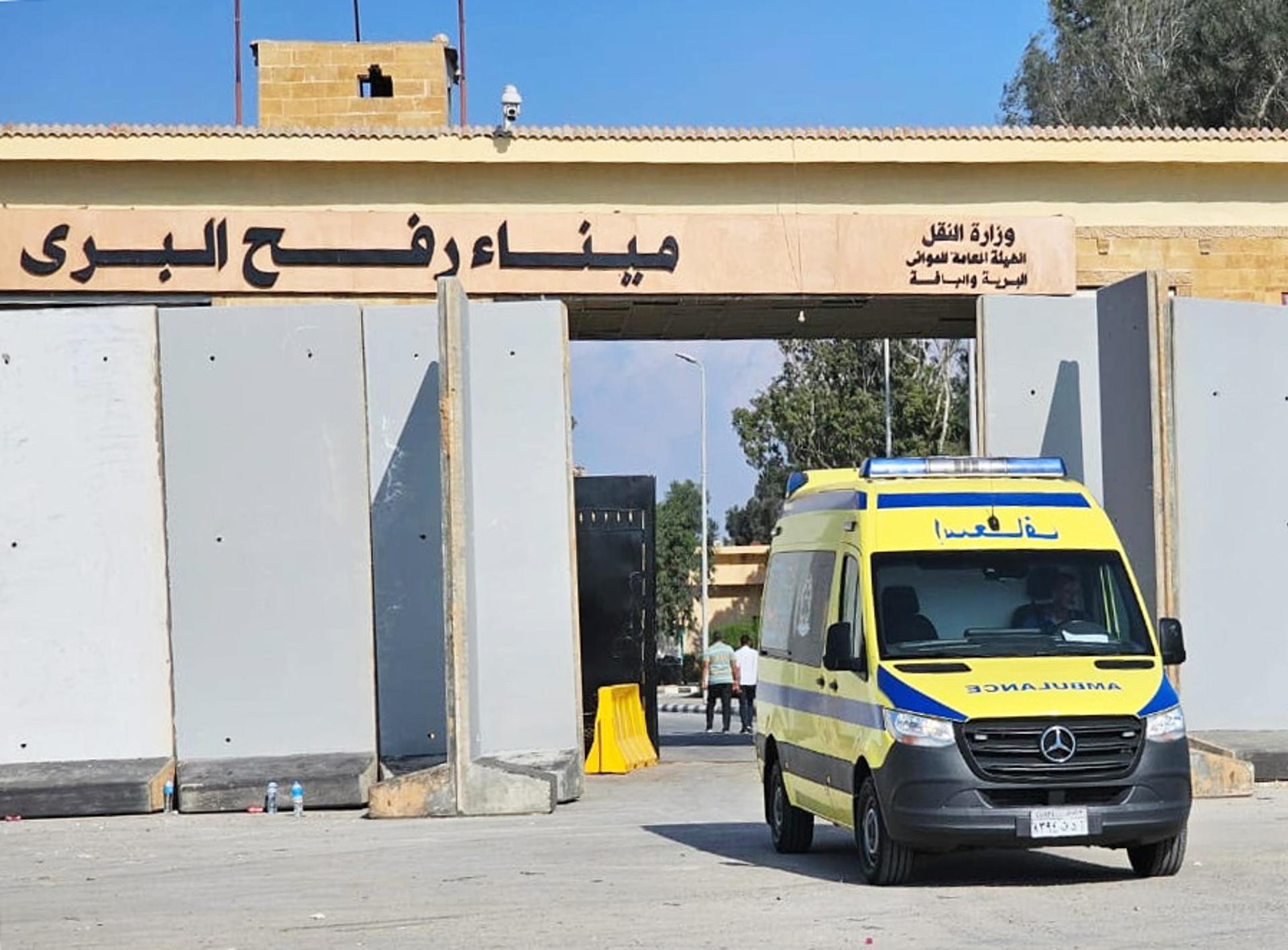Egipto recibe a 28 niños prematuros de los evacuados del hospital Al Shifa