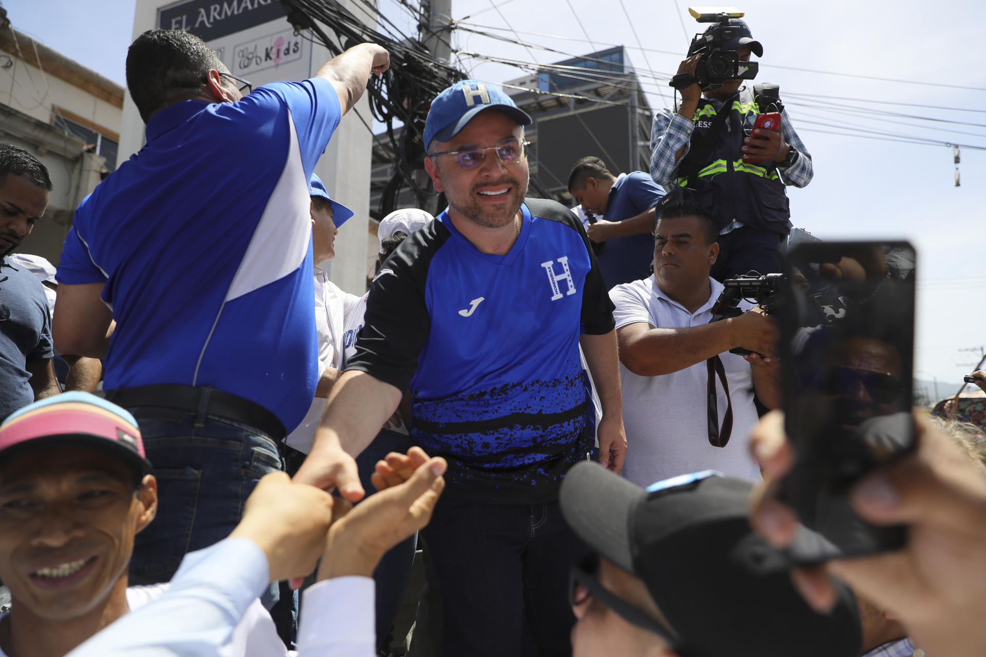 Dictan orden de captura contra el presidente del opositor Partido Nacional de Honduras
