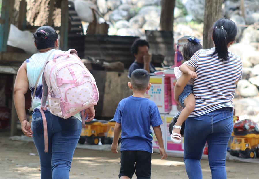 Una cuarta parte del récord de solicitudes de asilo en México es de menores de edad