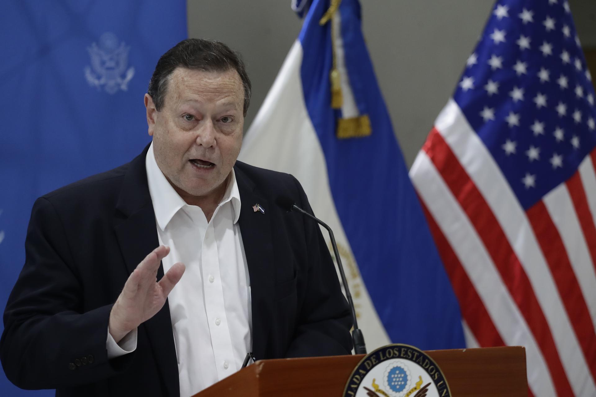 EE.UU. entrega a la Marina Nacional de El Salvador buques para combatir el narcotráfico