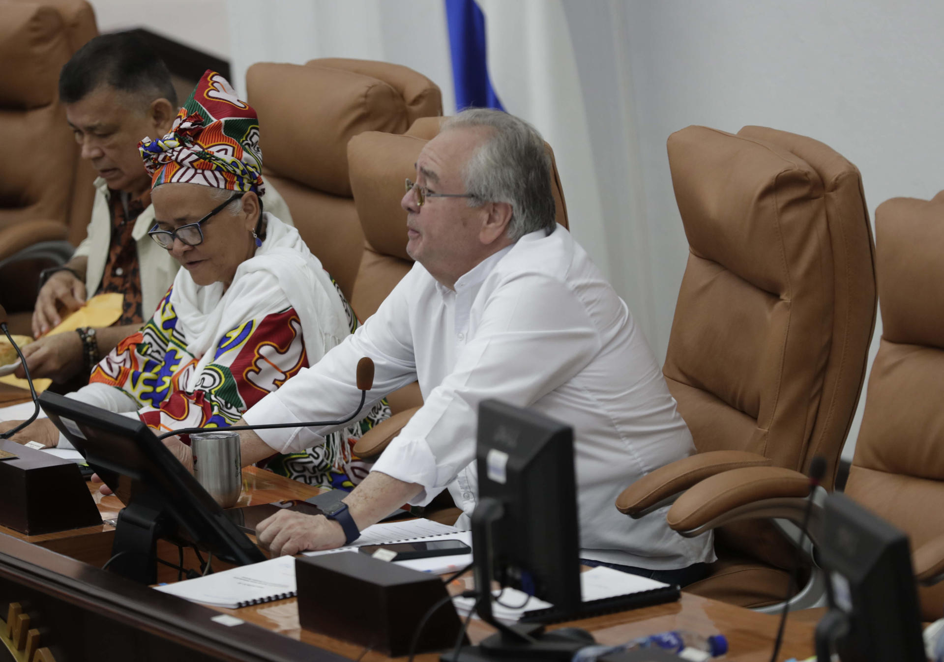 Golpe a los artistas: la dictadura les receta impuestos y se quedará con el pago por eventos internacionales que los beneficiaba
