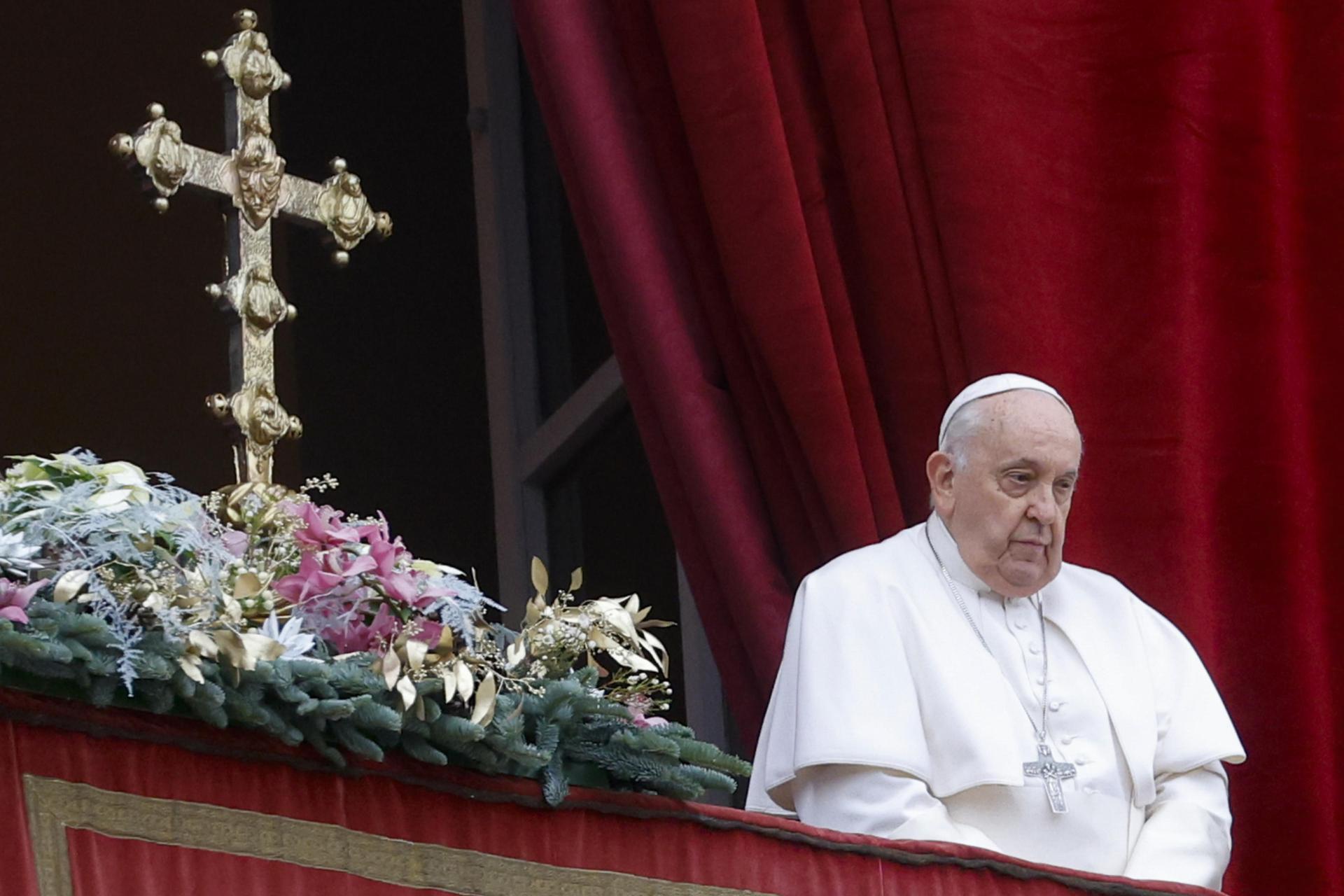 El papa Francisco critica el gasto de fondos públicos en armamento en su mensaje de Navidad