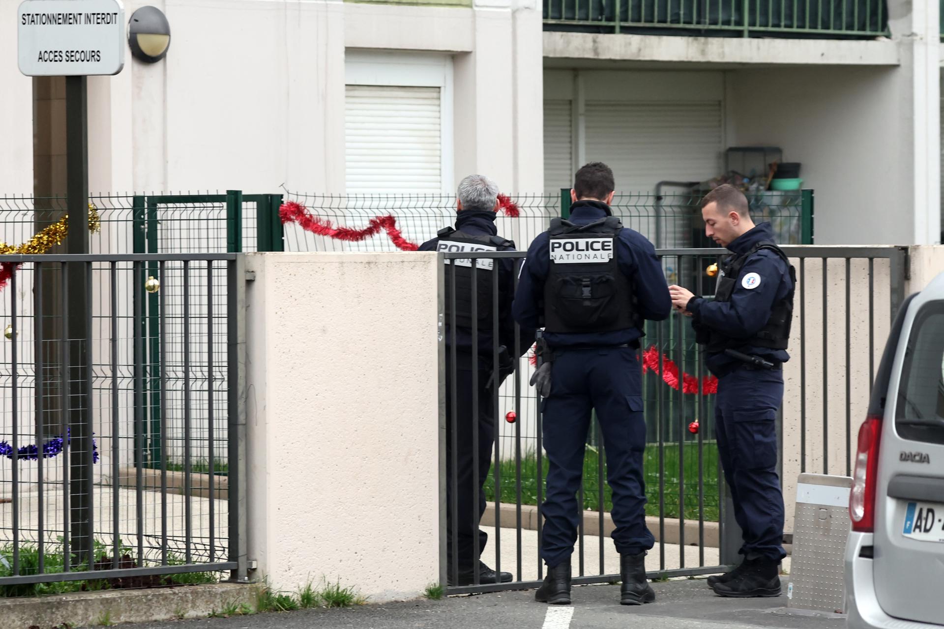 Detenido un hombre por el asesinato de su esposa y sus cuatro hijos en Francia