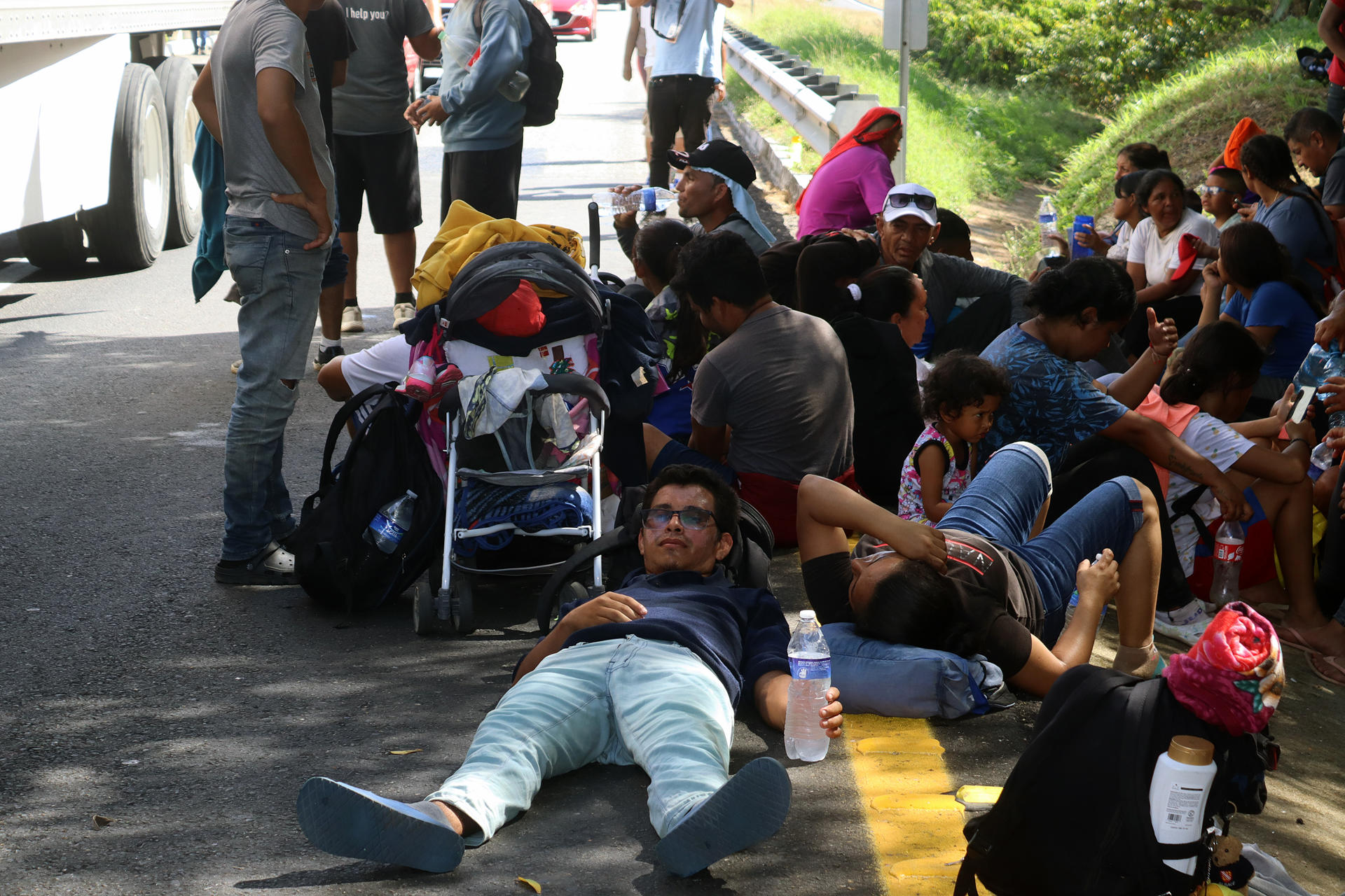 La caravana migrante denuncia más restricciones tras la reunión de México con EE.UU.