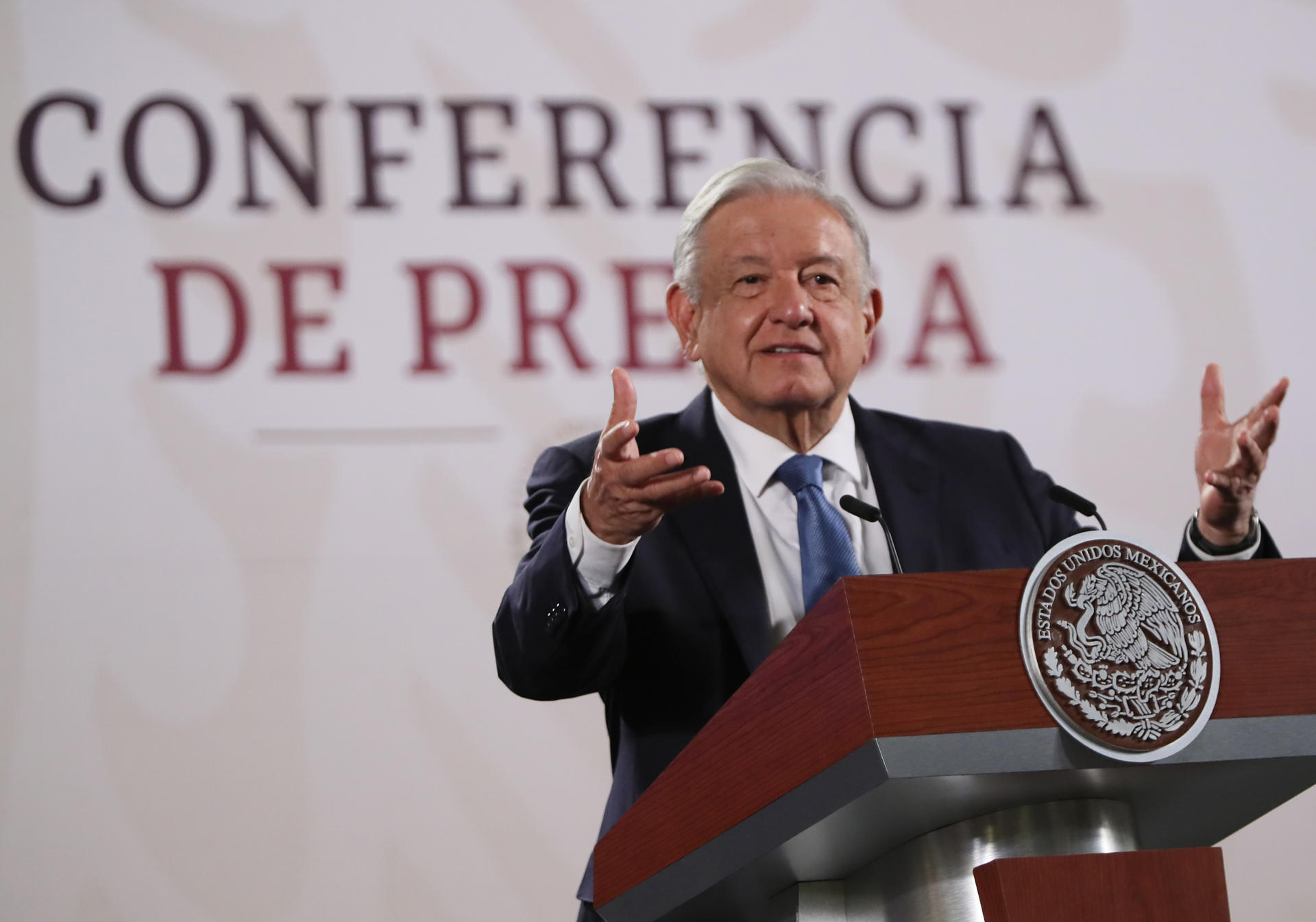 López Obrador afirma que México vive «una auténtica democracia» y «revirtió la decadencia»