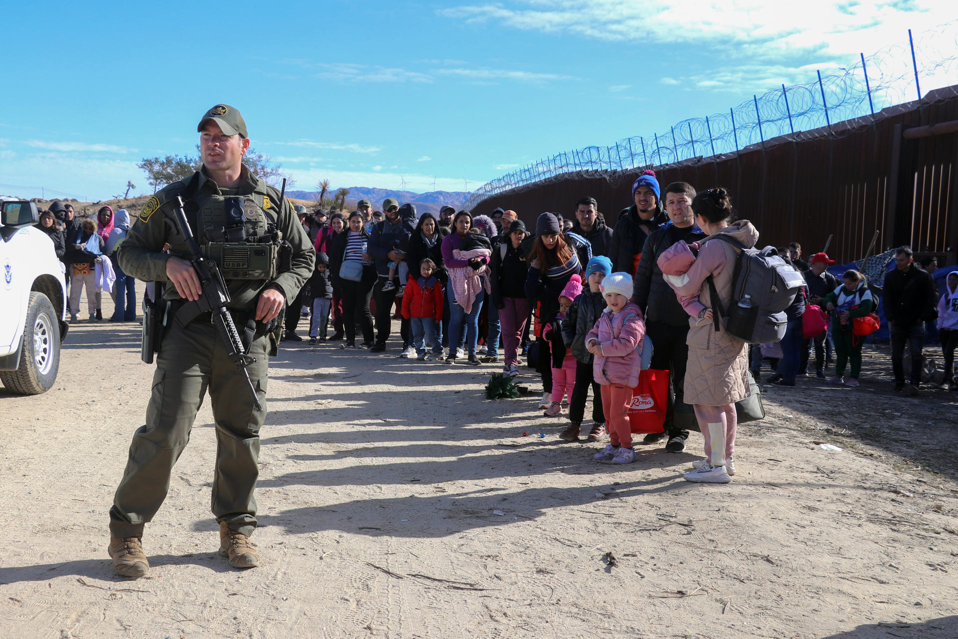 La llegada récord de migrantes a la frontera sur de EE.UU. pone a Biden contra las cuerdas