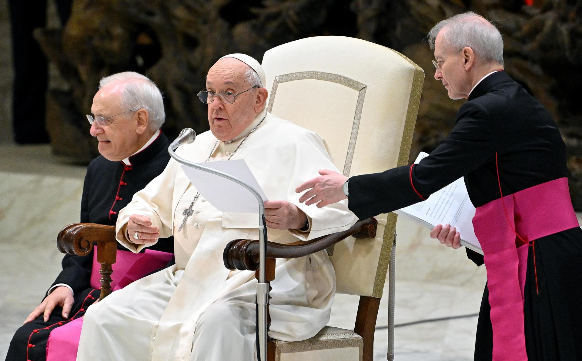El papa Francisco dice que «la guerra es una locura» y «siempre una derrota»