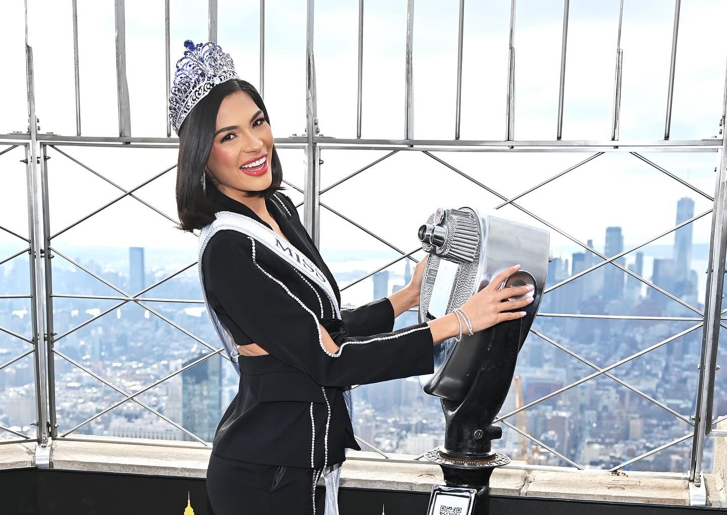 Sheynnis Palacios deslumbra en el icónico Empire State de Nueva York