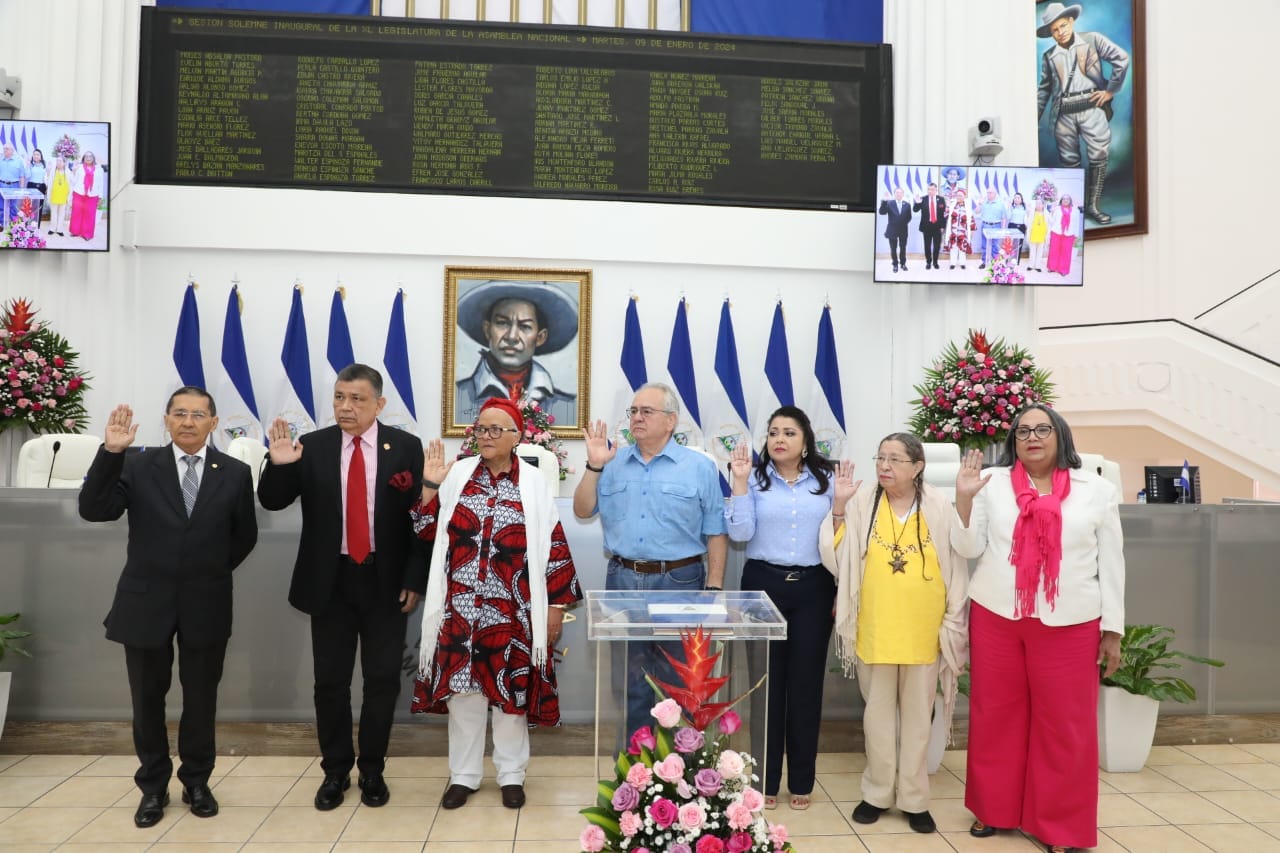 Gustavo Porras es reelegido presidente de la Asamblea Nacional por tercer periodo consecutivo