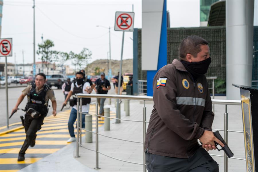 Setenta detenidos por atentados y actos terroristas en Ecuador