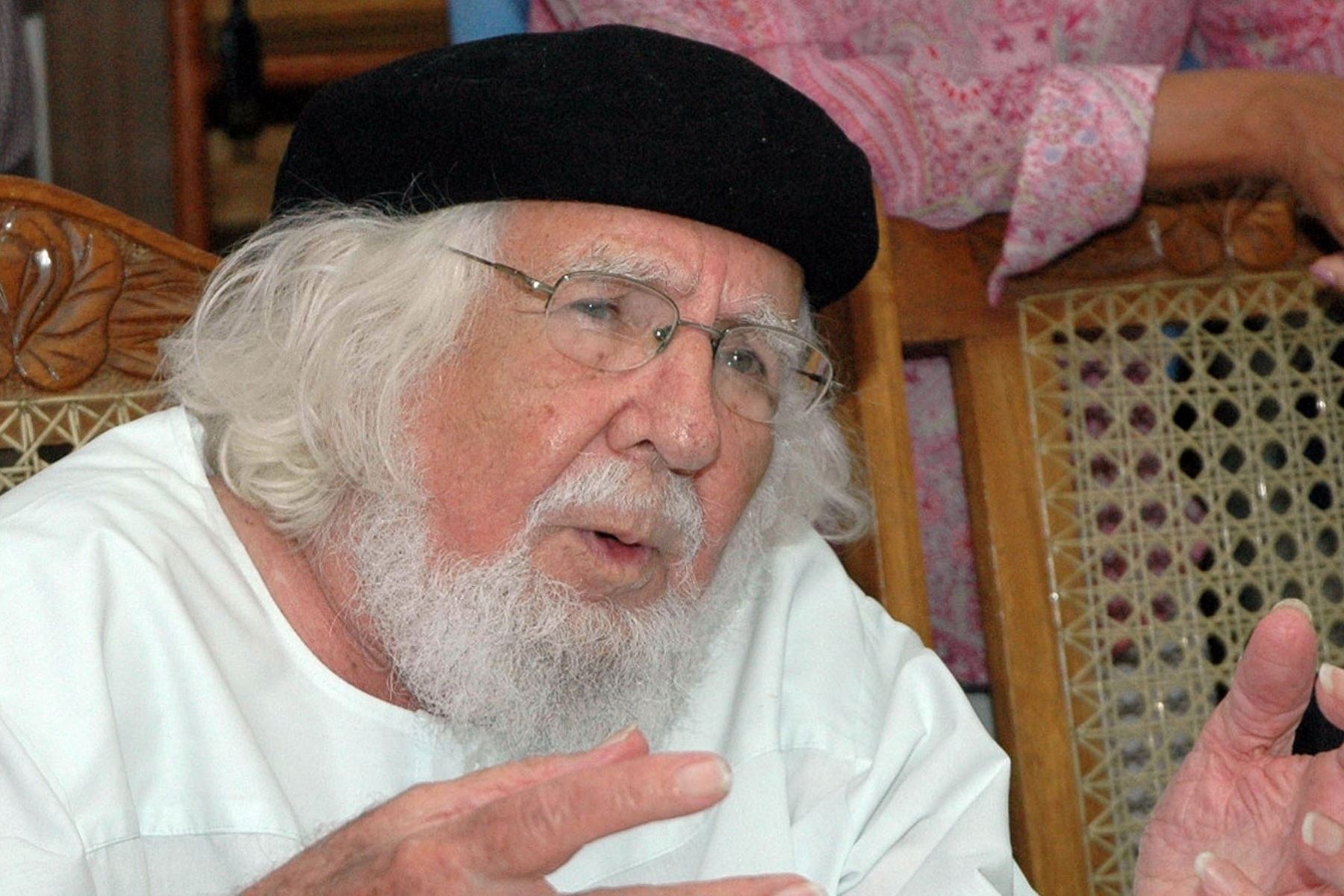Ernesto Cardenal: Entre lo humano y lo divino