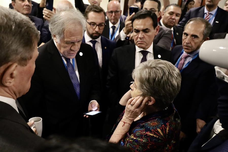 La OEA y la UE piden al Congreso de Guatemala que le entregue el poder a Arévalo