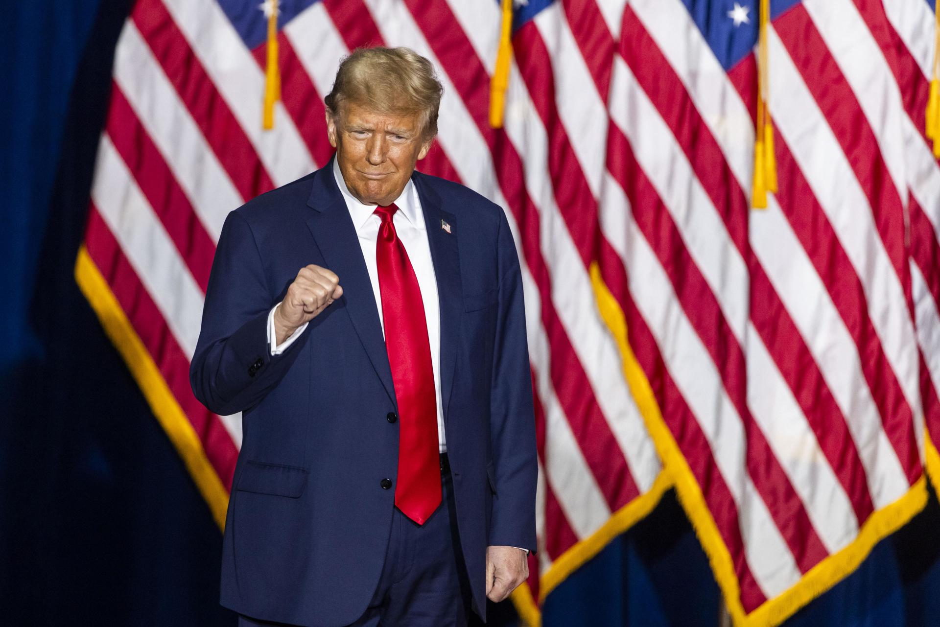 Donald Trump arrasa en las primarias de Iowa y no permite destacar a ninguno de sus rivales
