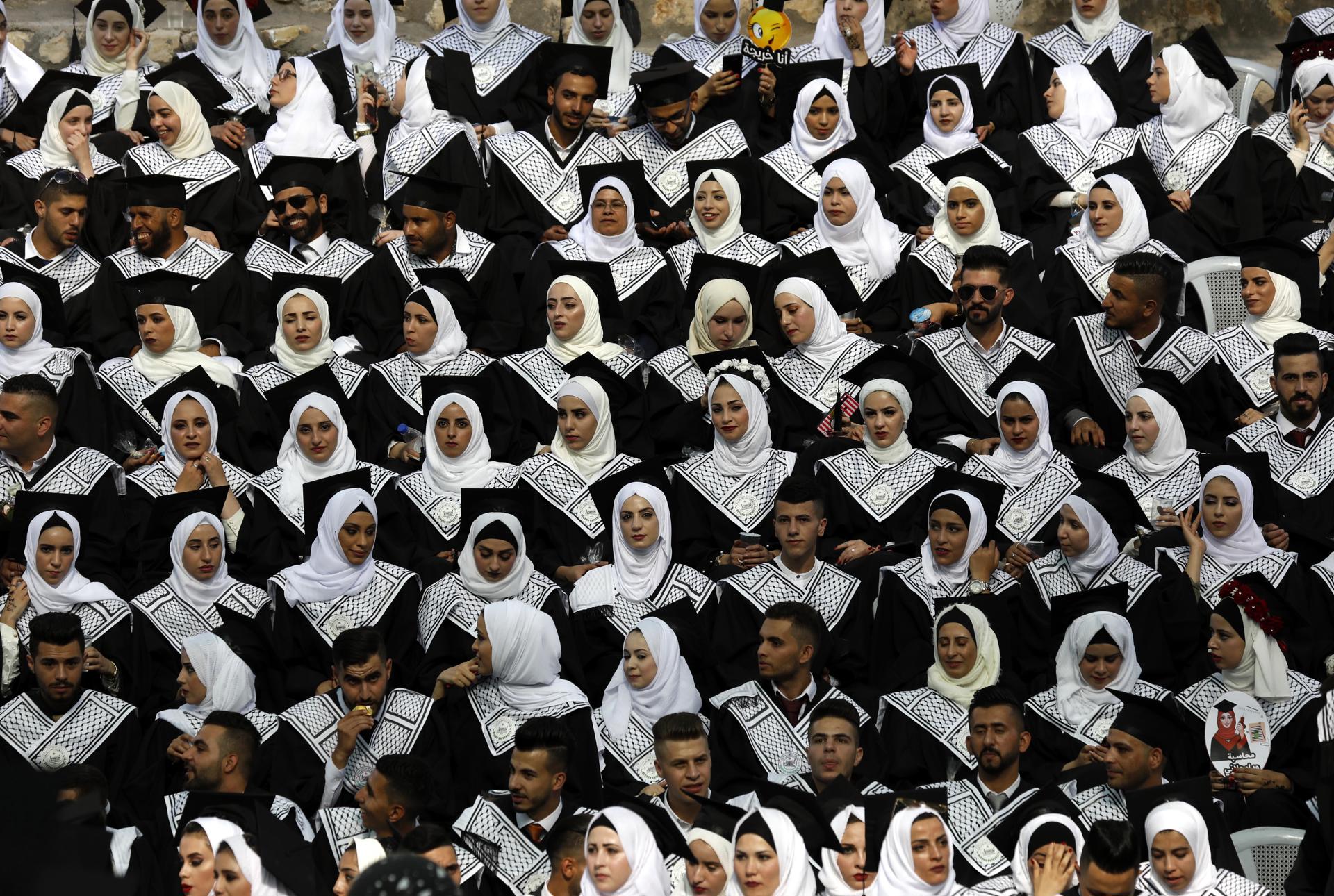El Ejército israelí hace estallar el principal edificio de la Universidad al Israa de Gaza