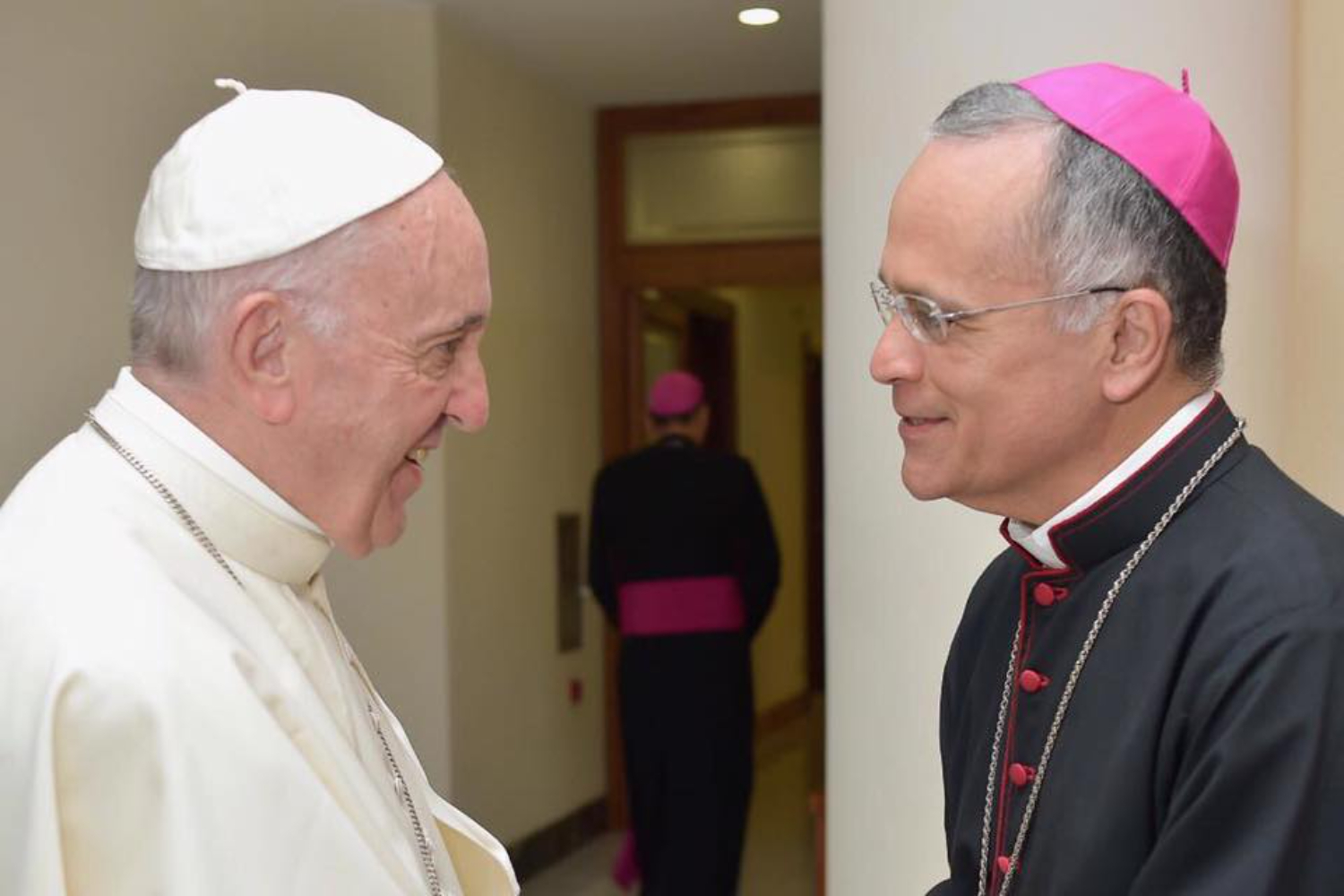 El papa Francisco recibe en audiencia a monseñor Silvio Báez en medio de persecución a la Iglesia en Nicaragua