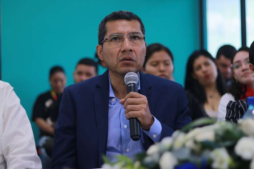 Carlos Midence sale de la diplomacia para engrosar el club de asesores de Daniel Ortega