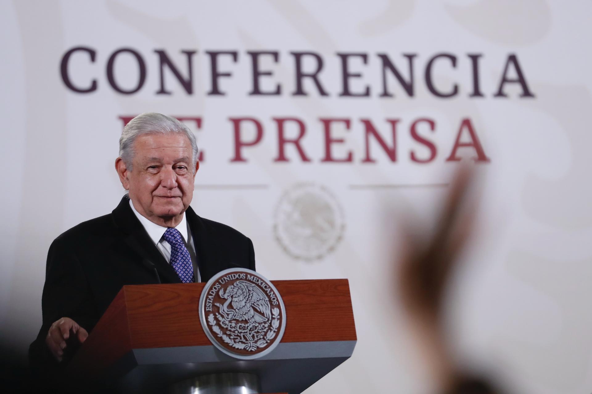 López Obrador propone prohibir el consumo de drogas químicas en la Constitución