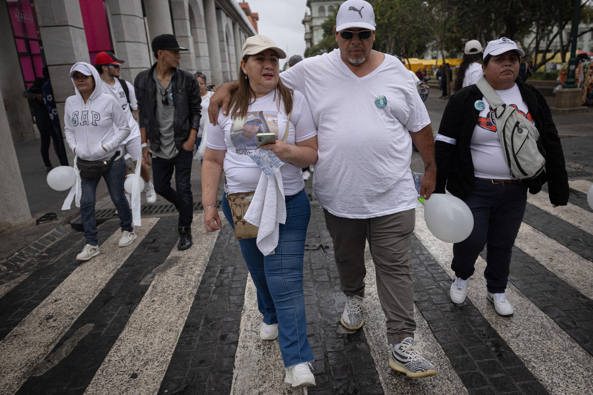 Familiares de desaparecidos en un bar de Guatemala exigen su búsqueda a las autoridades