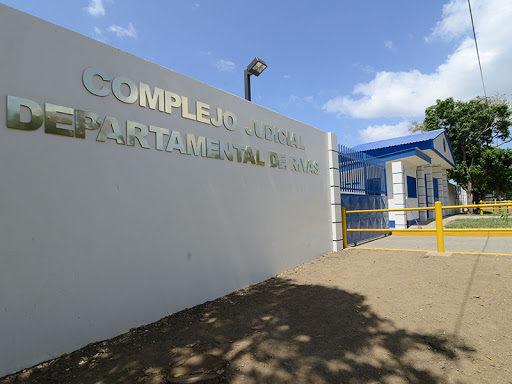 Trabajo comunitario, el “castigo” a juez orteguista y su esposa por agredir a una adolescente