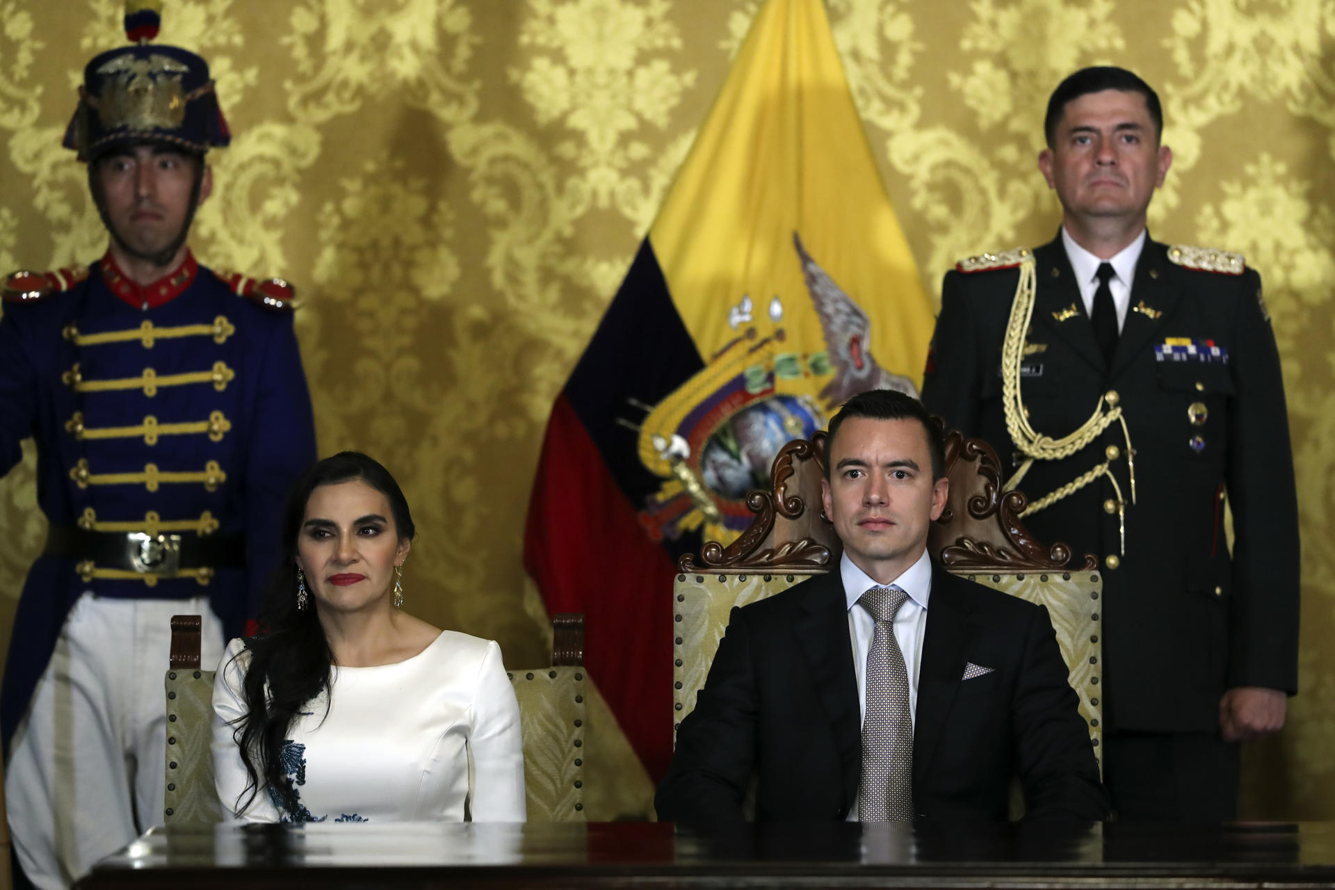 El Gobierno de Ecuador insta a la vicepresidenta a no declarar en público sin autorización