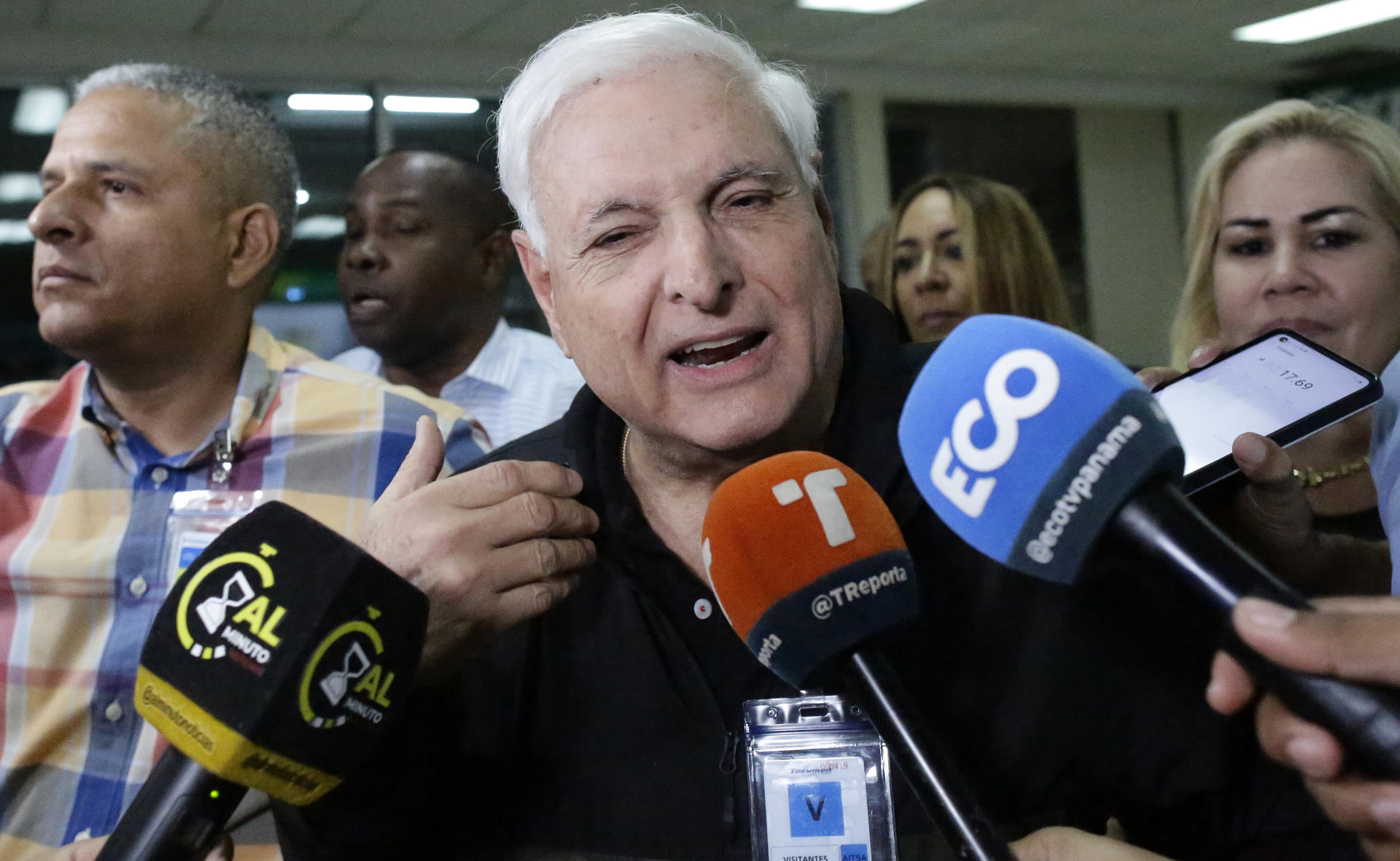 En firme histórica condena a diez años por blanqueo contra expresidente panameño Martinelli