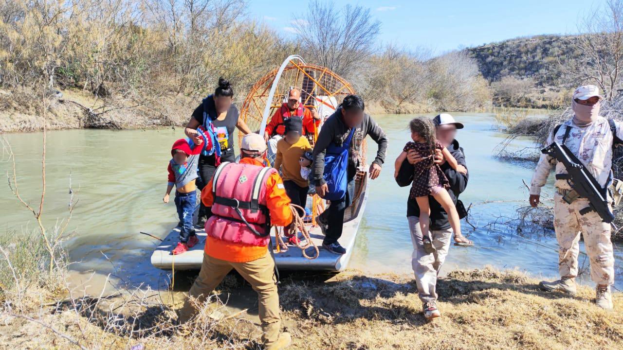 Rescatan en México a 17 nicaragüenses varados en el río Bravo