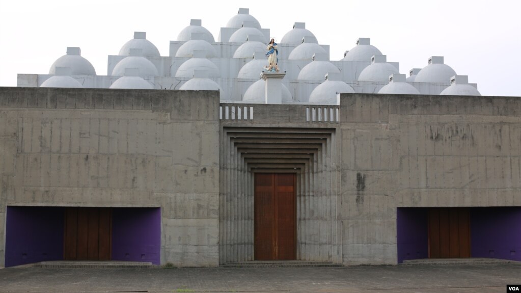La Catedral de Managua habilita su parqueo para el concierto de Luis Miguel y financiar sus proyectos 