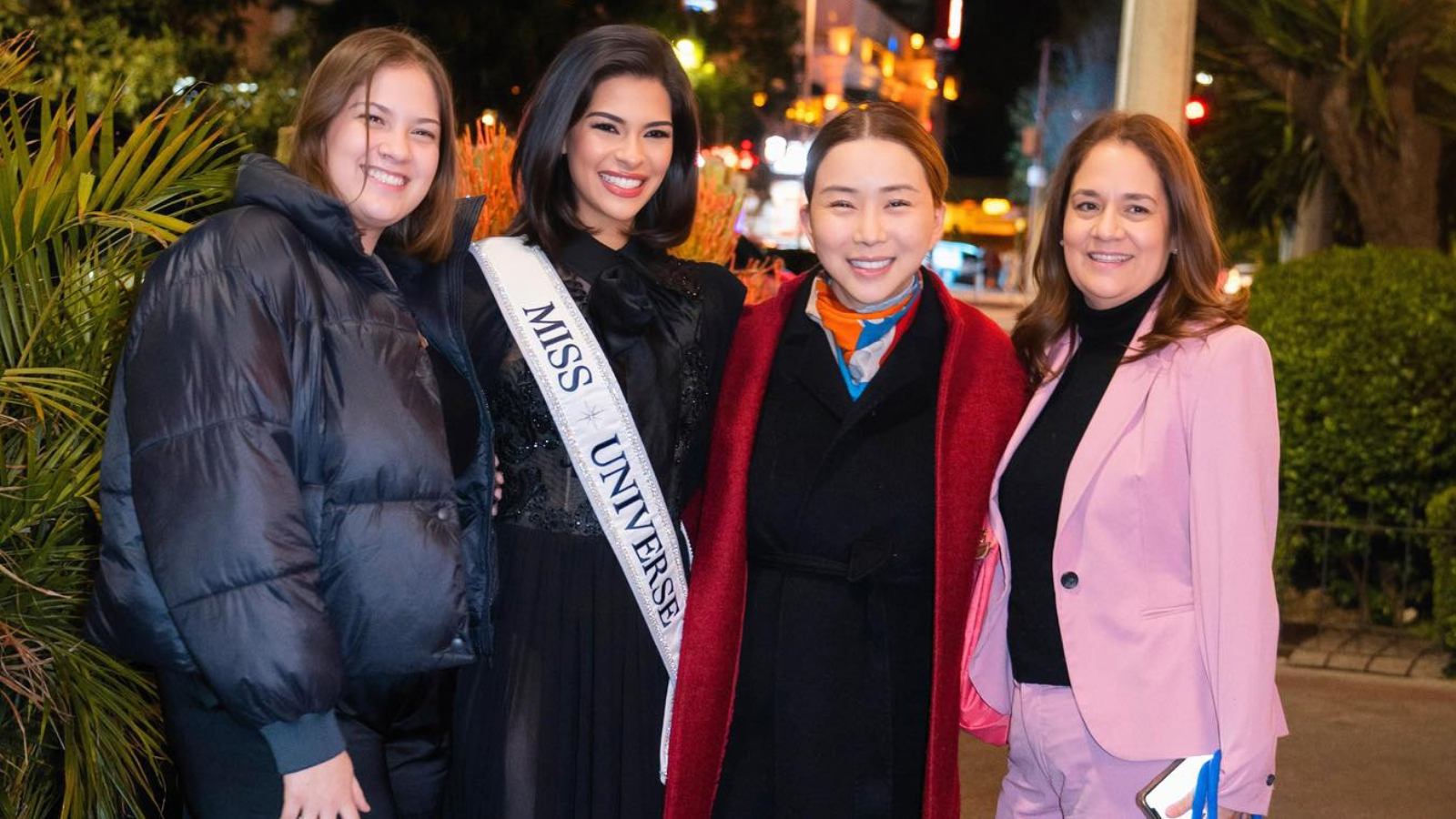 Miss Universo contrata a Karen Celebertti en su sede en México