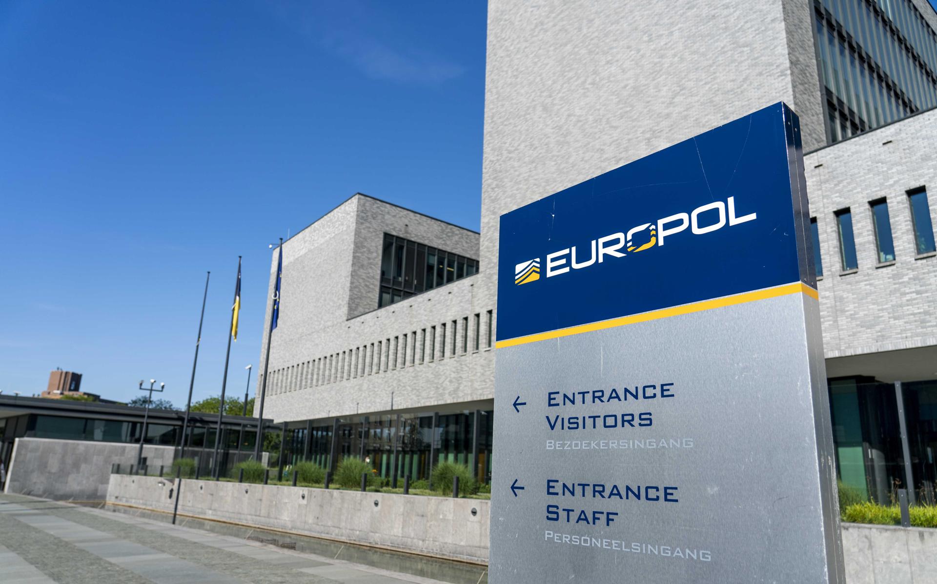 Cae una red que falsificaba carnés de identidad europeos para migrantes irregulares