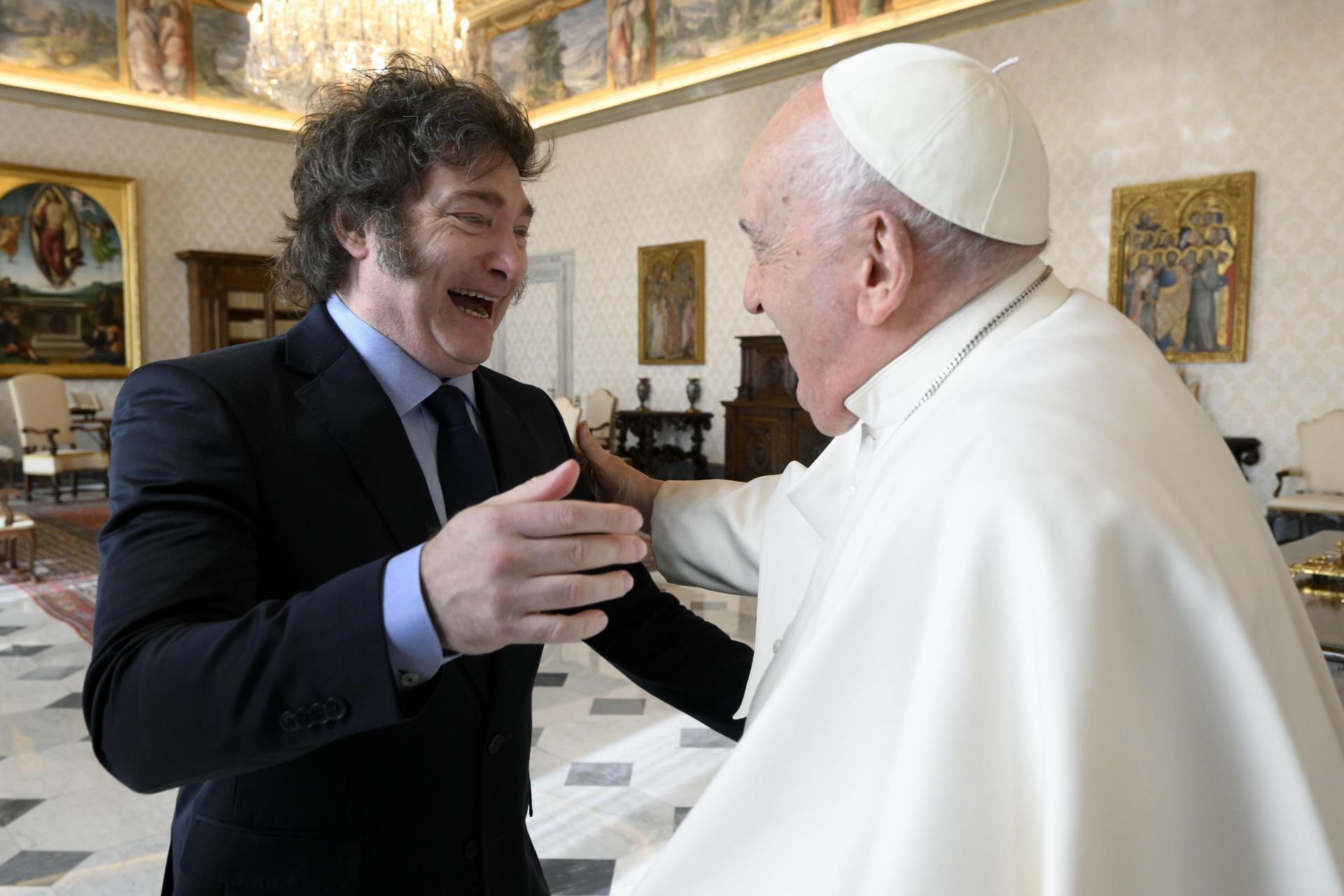 Milei inicia nueva etapa con el papa en el Vaticano tras «reconsiderar algunas posiciones»